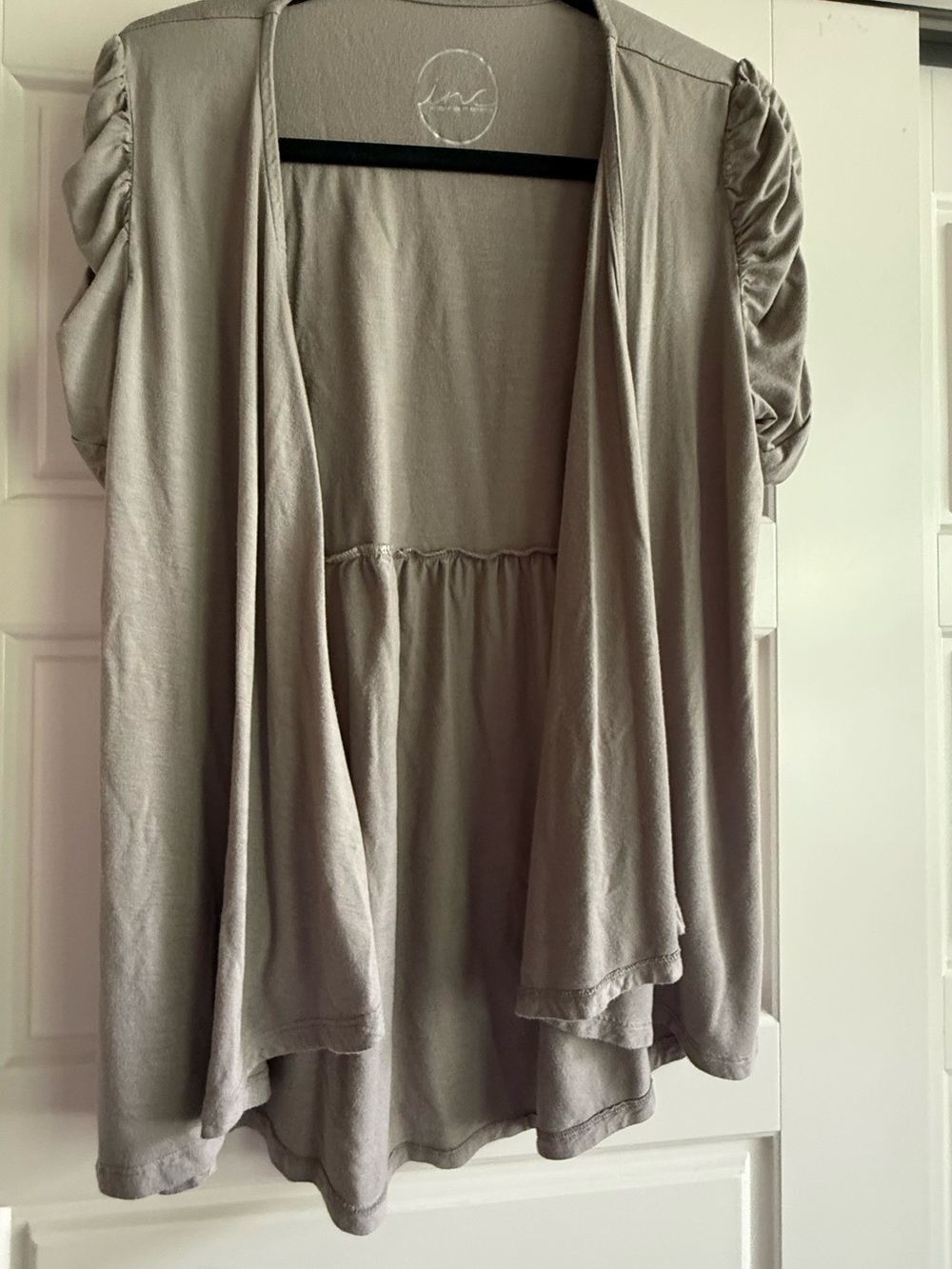 Women’s Light Taupe Open-Front Short Sleeve Sweater